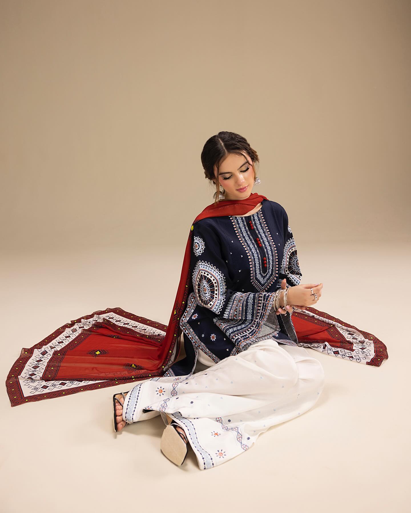 WN FASHION EMBROIDERY 3PC